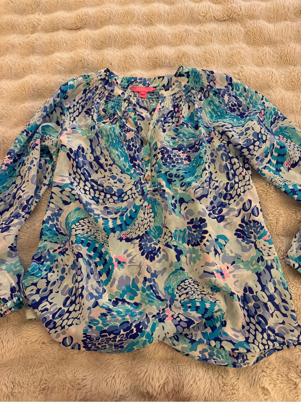 Lilly Pulitzer 100% Silk Blue Turquoise Floral Split-Neck Blouse - Picture 7 of 7